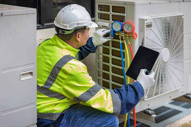 Professional Heat Pump Repair technician working in Smithtown, NY
